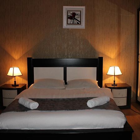 טביליסי Hotel Elegant מראה חיצוני תמונה