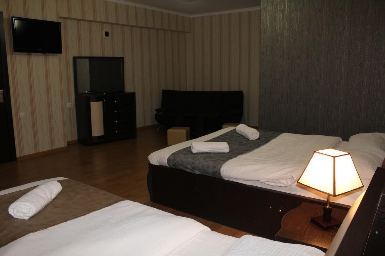 טביליסי Hotel Elegant מראה חיצוני תמונה