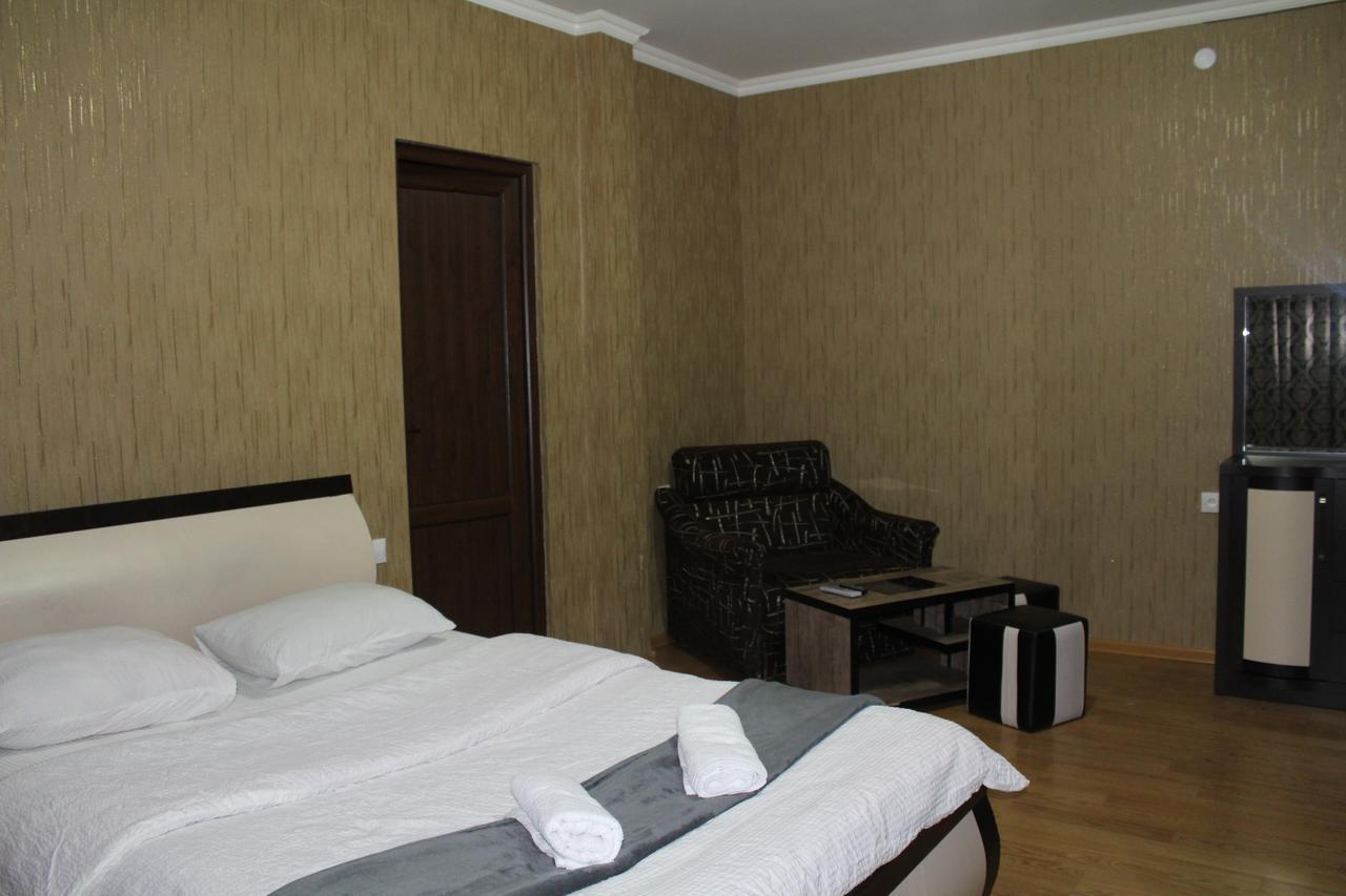טביליסי Hotel Elegant מראה חיצוני תמונה